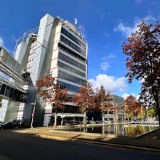 Het tijdelijke gebouw van de PThU aan de Daltonlaan in Utrecht.