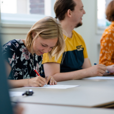 Studenten van de PThU tijdens een college.